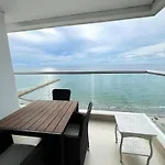 Beachfront Luxurious Apartment, Palmetto Beach
