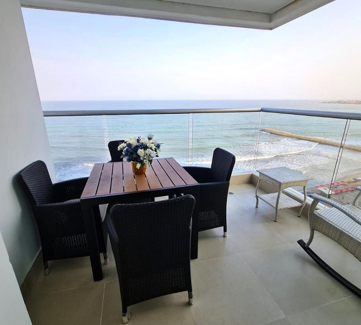 Beachfront Luxurious Apartment, Palmetto Cartagena
