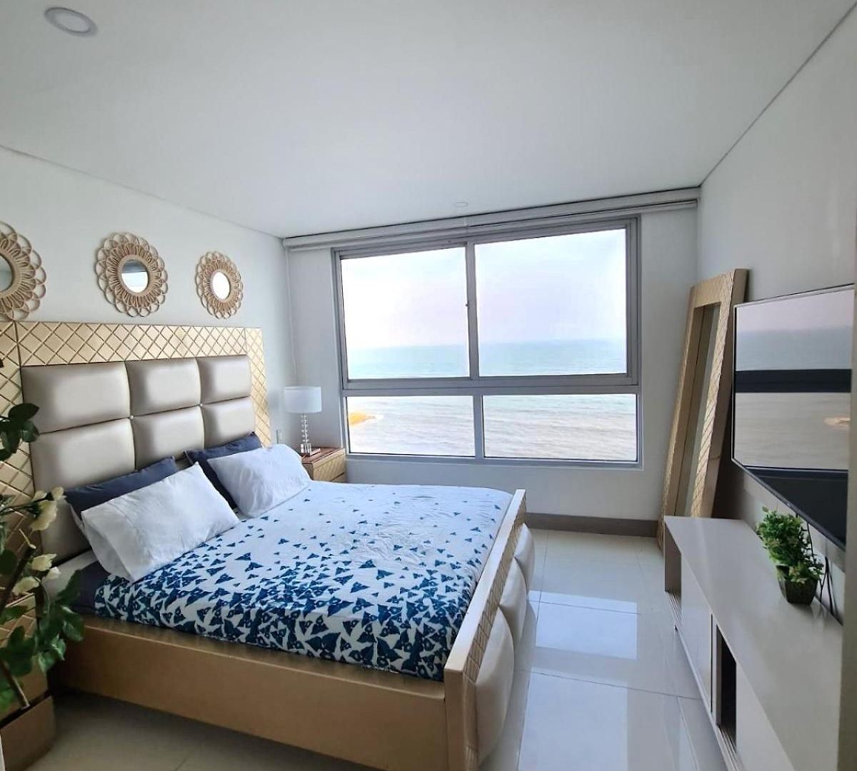 Beachfront Luxurious Apartment, Palmetto