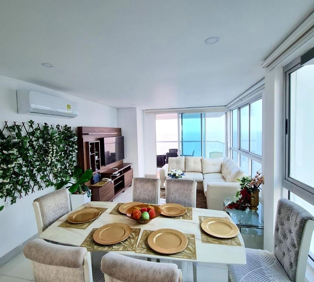 Beachfront Luxurious Apartment, Palmetto Apartment