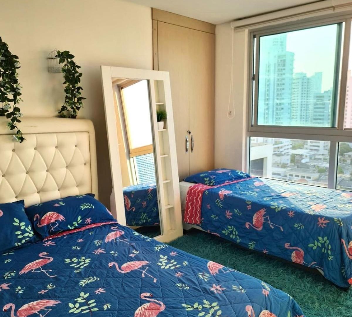 Beachfront Luxurious Apartment, Palmetto