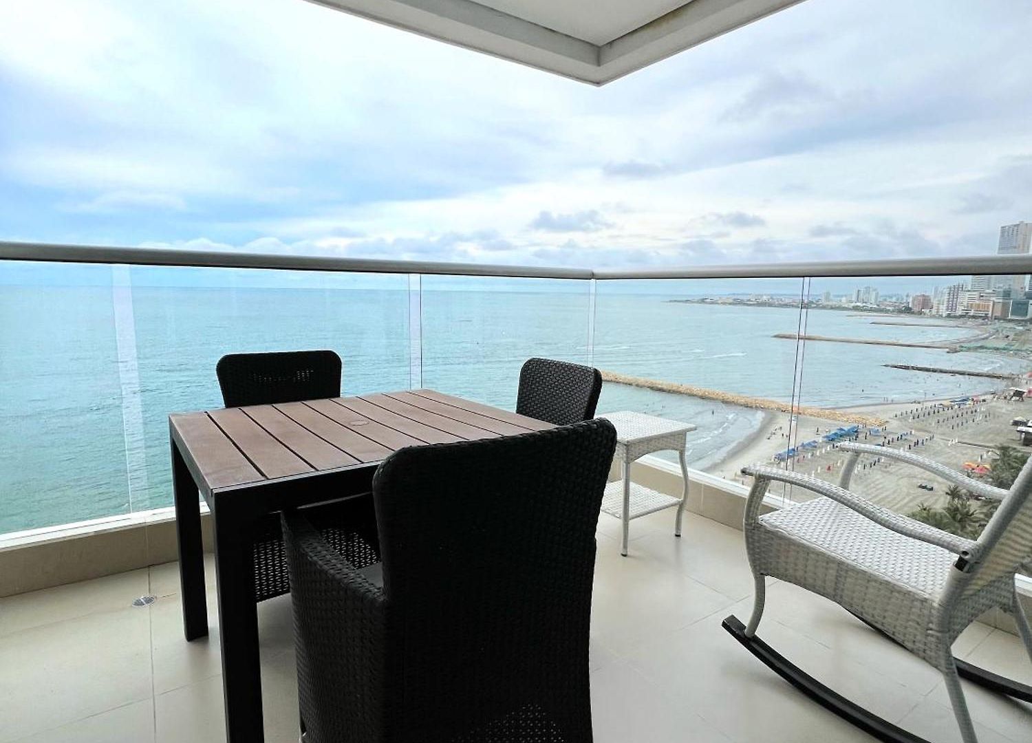 Beachfront Luxurious Apartment, Palmetto Apartment