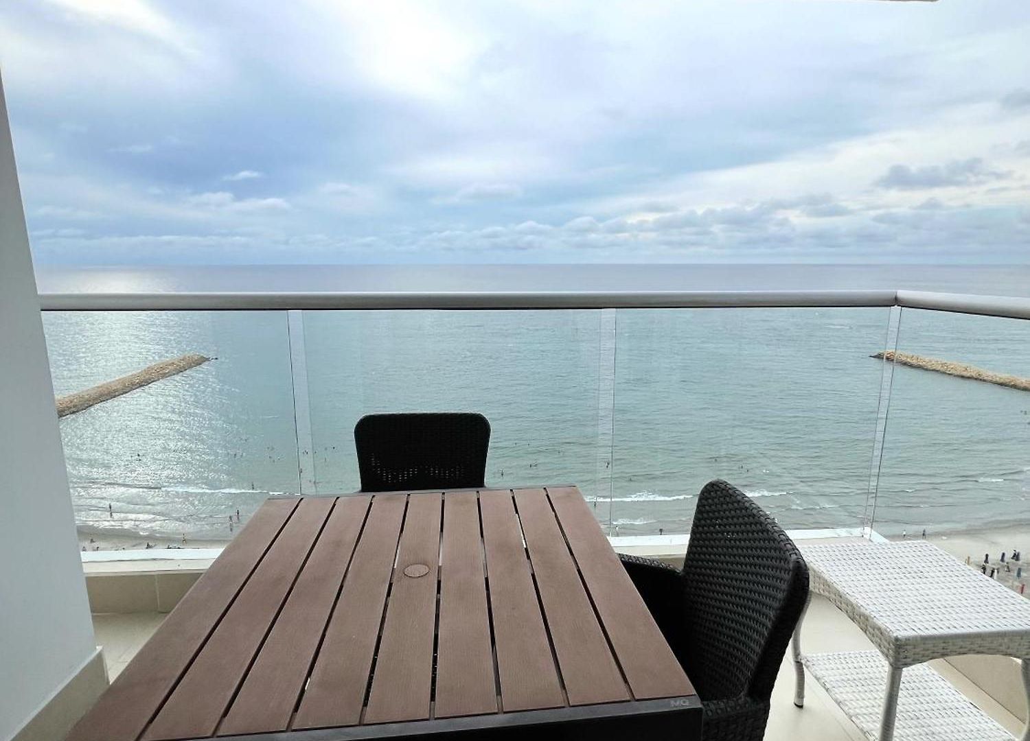 Beachfront Luxurious Apartment, Palmetto Cartagena