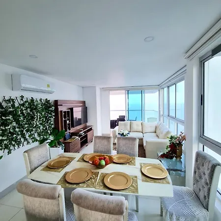 Beachfront Luxurious Apartment, Palmetto Apartment