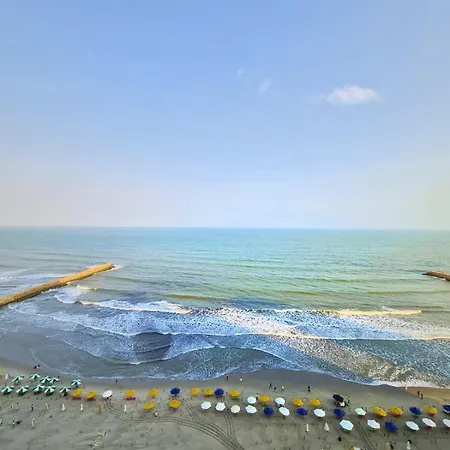 Beachfront Luxurious Apartment, Palmetto Apartment *