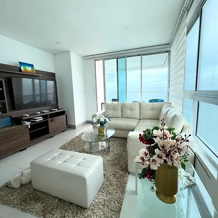 Beachfront Luxurious Apartment, Palmetto