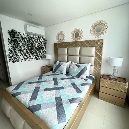 Beachfront Luxurious Apartment, Palmetto Apartment