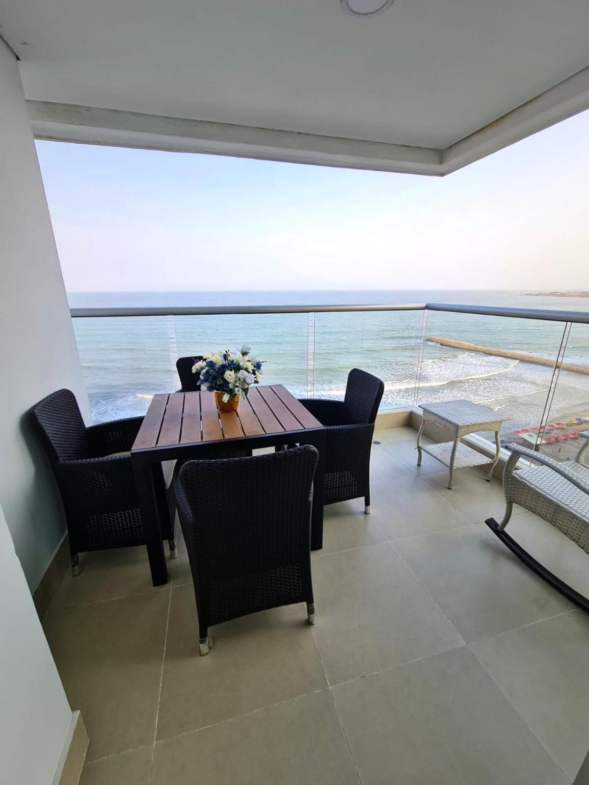 Beachfront Luxurious Apartment, Palmetto Cartagena