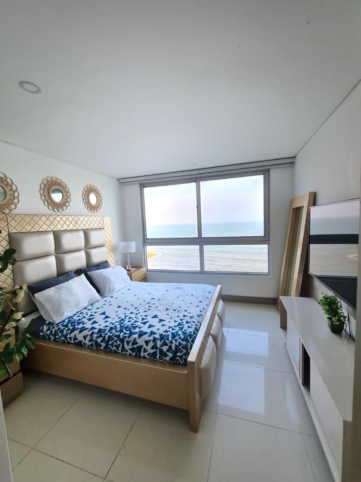 Beachfront Luxurious Apartment, Palmetto