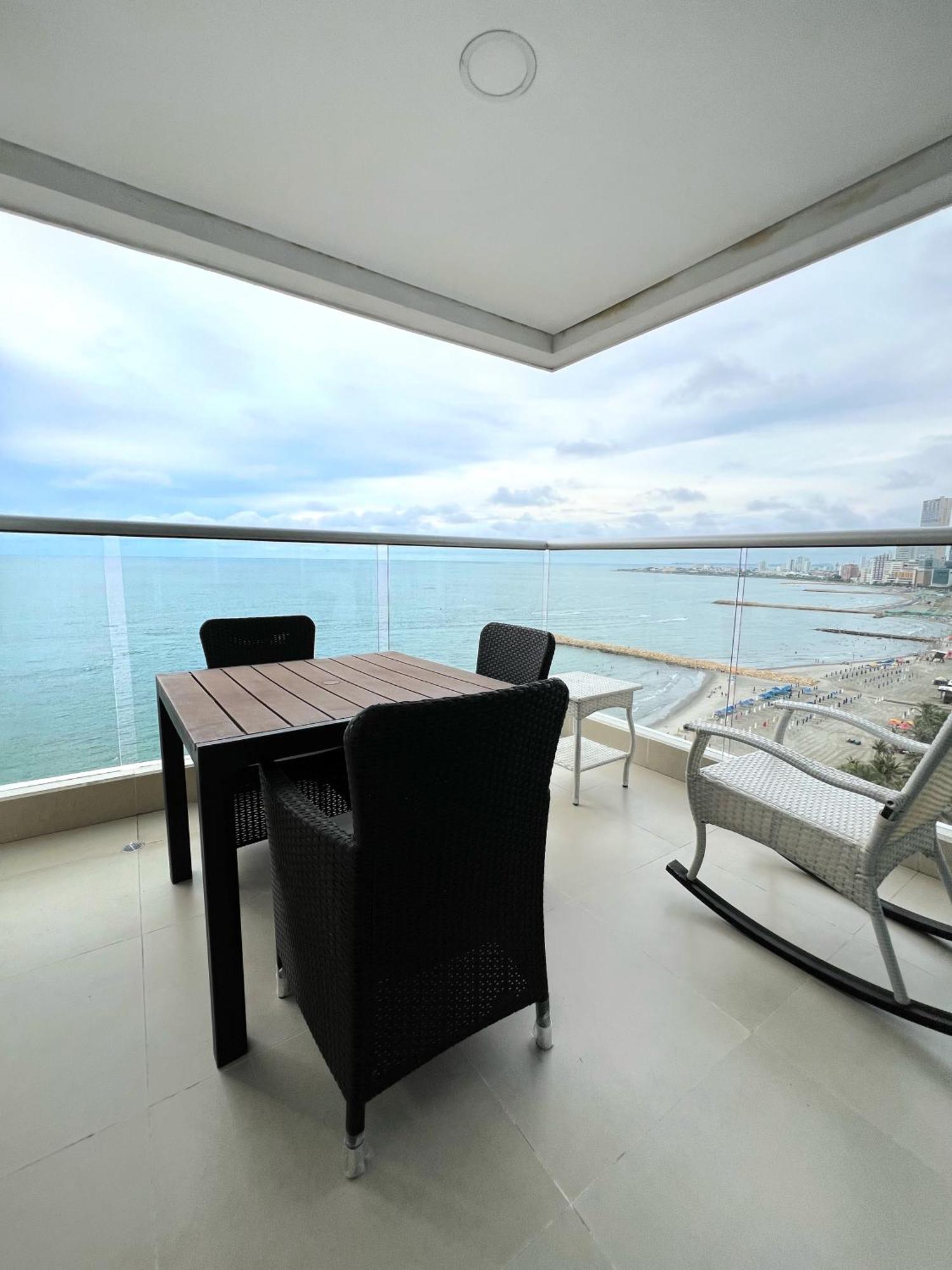 Beachfront Luxurious Apartment, Palmetto Apartamento