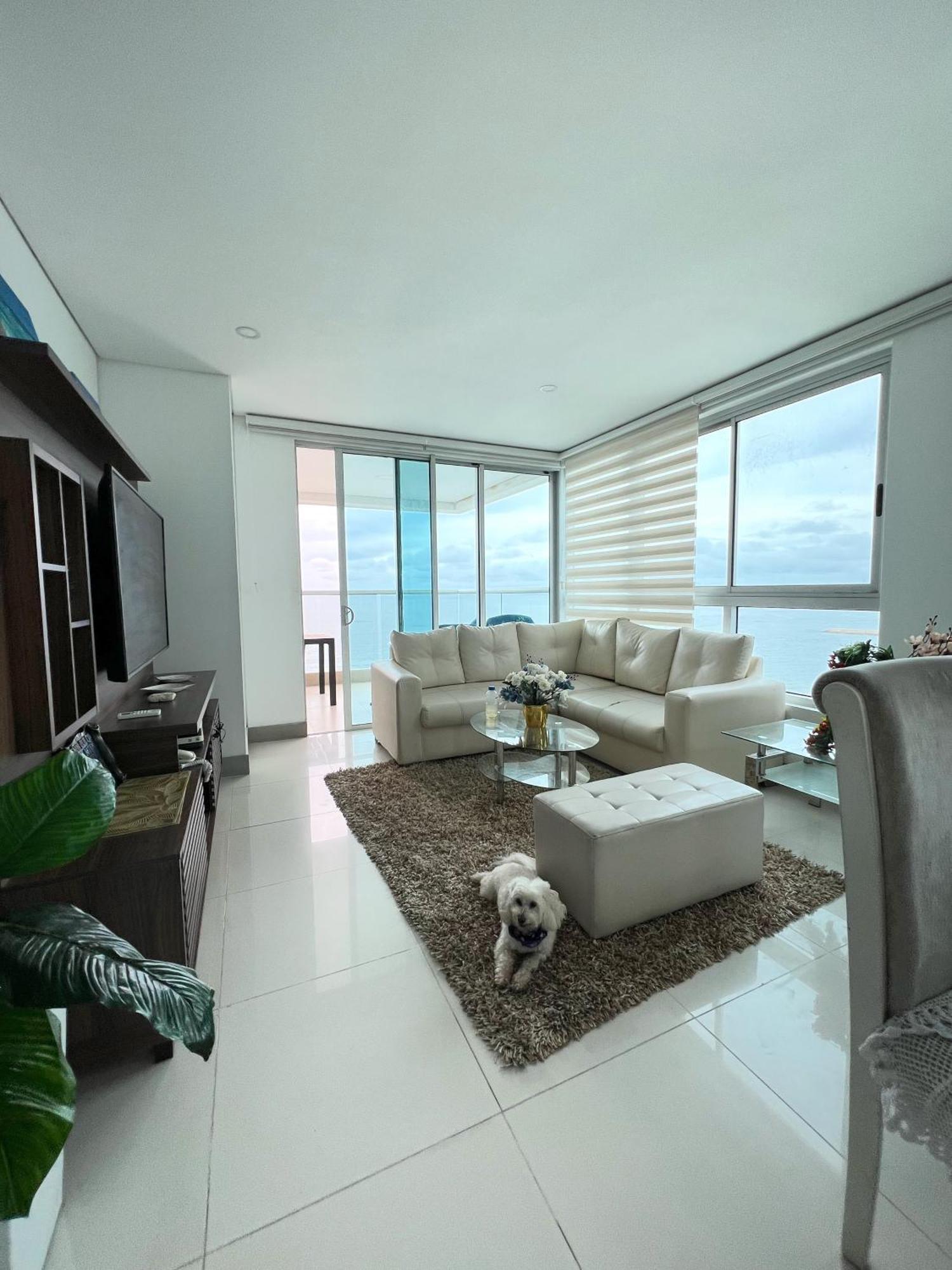 Beachfront Luxurious Apartment, Palmetto Cartagena
