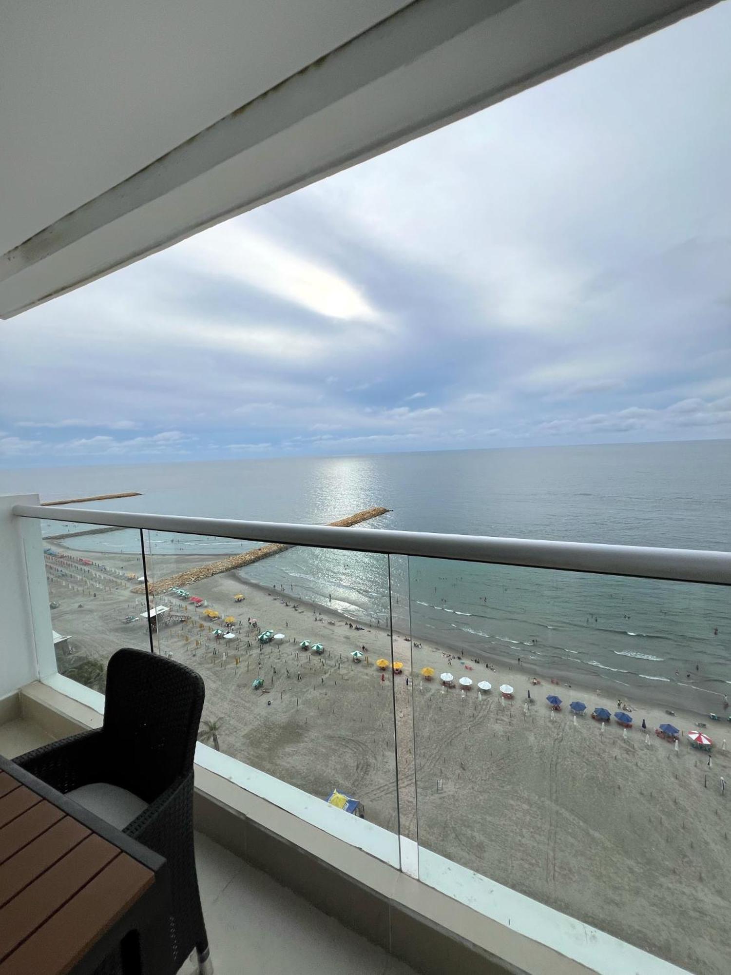 Beachfront Luxurious Apartment, Palmetto
