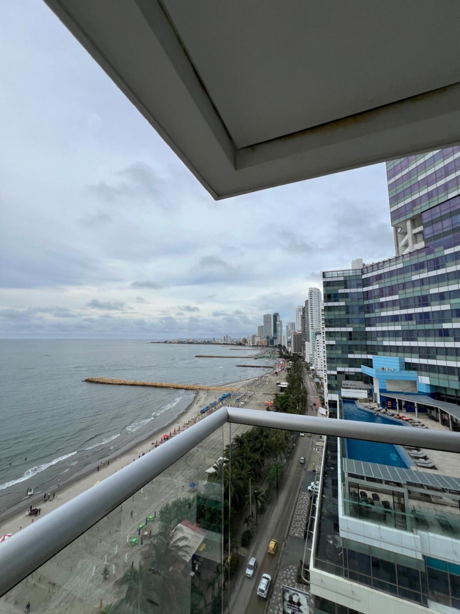 Beachfront Luxurious Apartment, Palmetto Cartagena