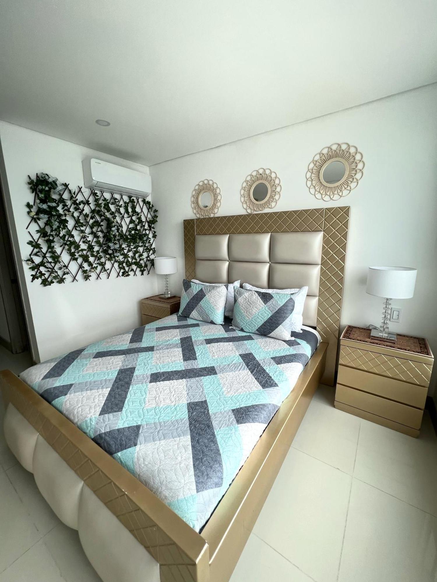 Beachfront Luxurious Apartment, Palmetto Apartamento